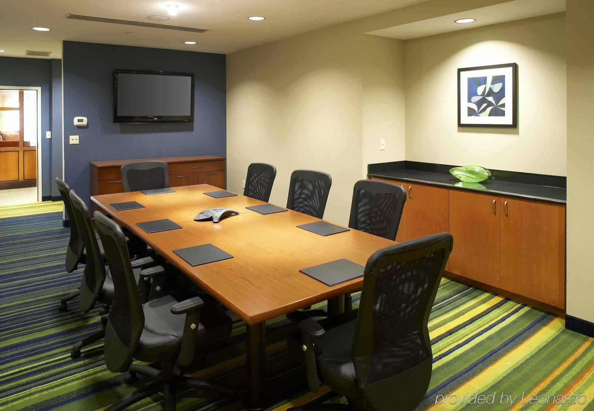 Fairfield Inn & Suites By Marriott Cumberland Einrichtungen foto